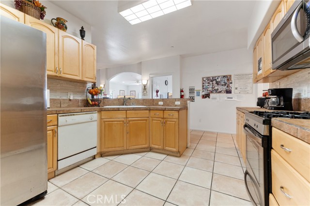 32175 Cathedral Canyon Drive, Cathedral City, California 92234, ,Commercial Sale,For Sale,32175 Cathedral Canyon Drive,CROC24252526