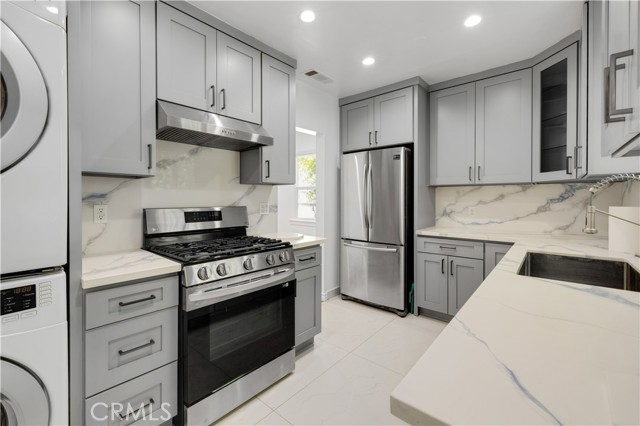 Detail Gallery Image 21 of 48 For 7611 Yates St, Tujunga,  CA 91042 - 2 Beds | 2 Baths