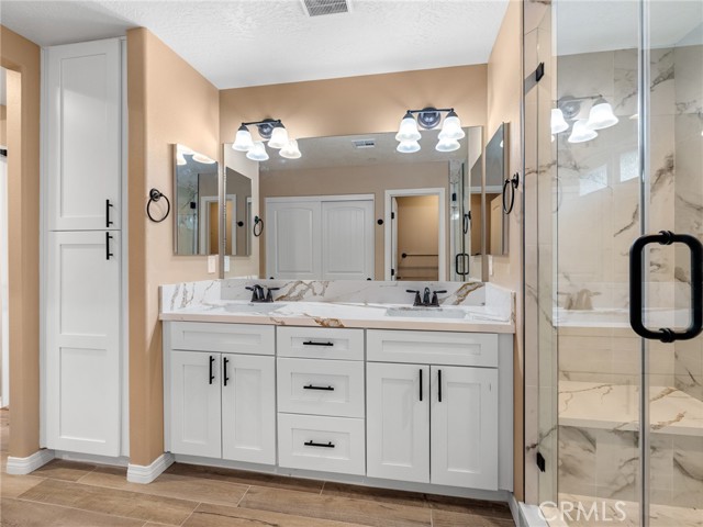 13835 Burning Tree Drive, Victorville CA: https://media.crmls.org/medias/fb02c38a-c748-45c4-9ad5-9abcea562a5c.jpg