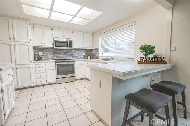 Detail Gallery Image 3 of 17 For 19 Sun Valley Ct, Merced,  CA 95348 - 3 Beds | 2 Baths