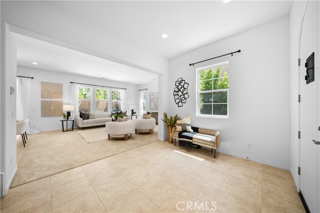 106 Trowel, Irvine CA: https://media.crmls.org/medias/fb030e94-36ba-468f-b992-1602a0bca403.jpg