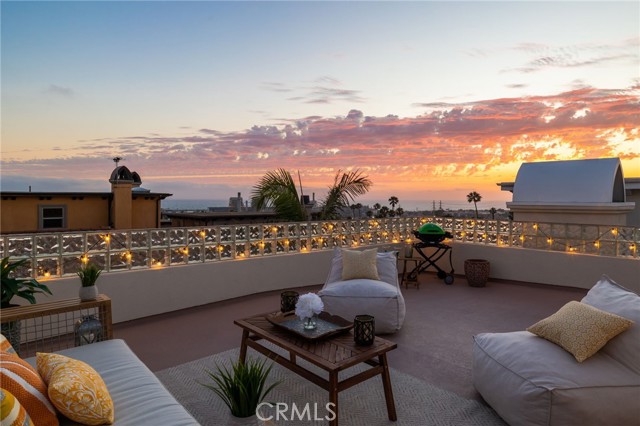 Detail Gallery Image 3 of 46 For 611 N Lucia #B,  Redondo Beach,  CA 90277 - 3 Beds | 2/1 Baths