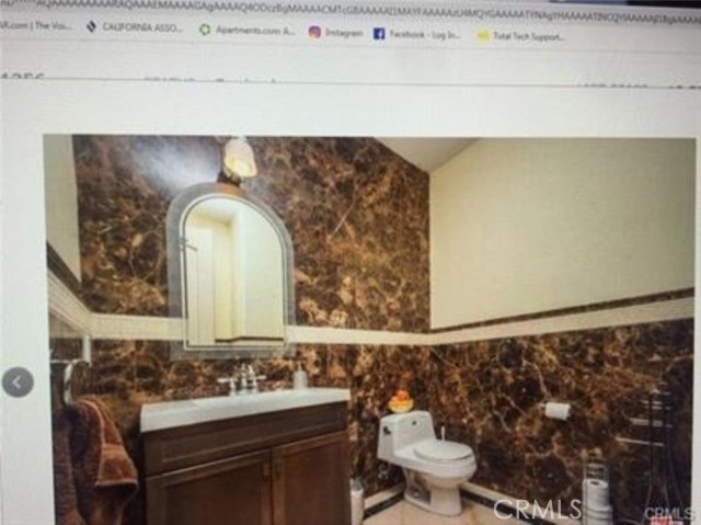 Detail Gallery Image 10 of 13 For 5717 Melvin Ave, Tarzana,  CA 91356 - 8 Beds | 5 Baths