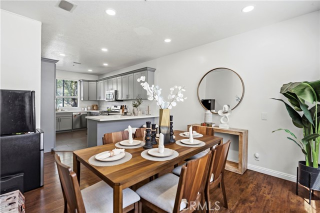 Detail Gallery Image 7 of 23 For 8 Cuzzano Aisle, Irvine,  CA 92606 - 3 Beds | 2/1 Baths