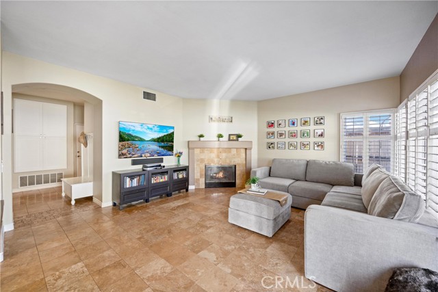 Detail Gallery Image 17 of 56 For 2969 Coral St, Corona,  CA 92882 - 5 Beds | 3 Baths