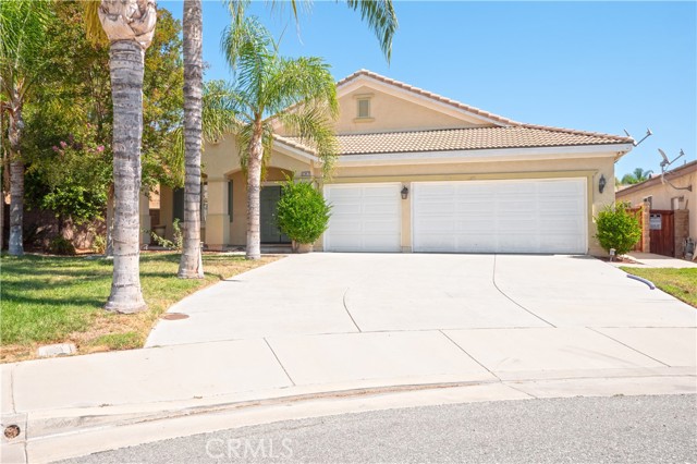 29100 Blue Spruce Circle, Menifee CA: https://media.crmls.org/medias/fb0441e9-ea4d-43bd-a2cd-c859d5b00272.jpg