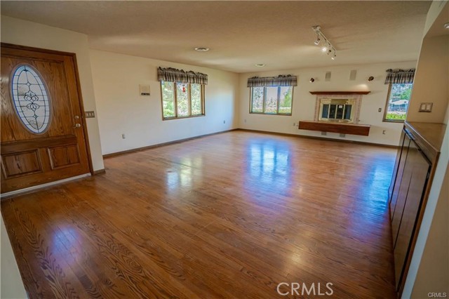 Detail Gallery Image 13 of 41 For 34155 Castlehaven Rd, Agua Dulce,  CA 91390 - 3 Beds | 3 Baths