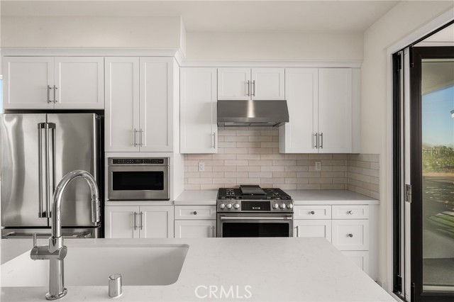 Detail Gallery Image 2 of 27 For 19031 Main St #101, Huntington Beach,  CA 92648 - 2 Beds | 2/1 Baths