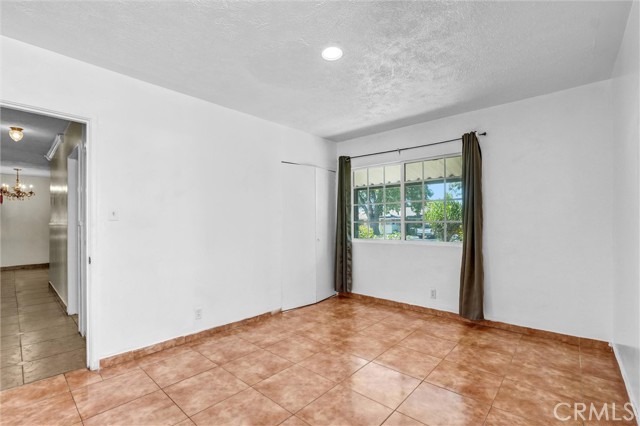 6626 Riverton Avenue photo 9