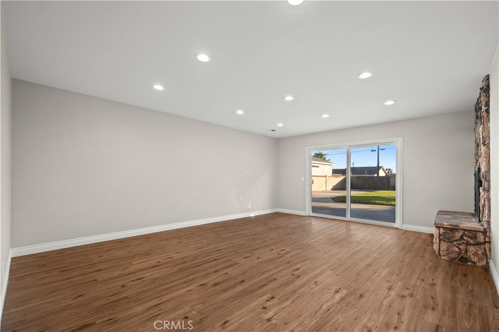 MLS #OC25266063 image #5