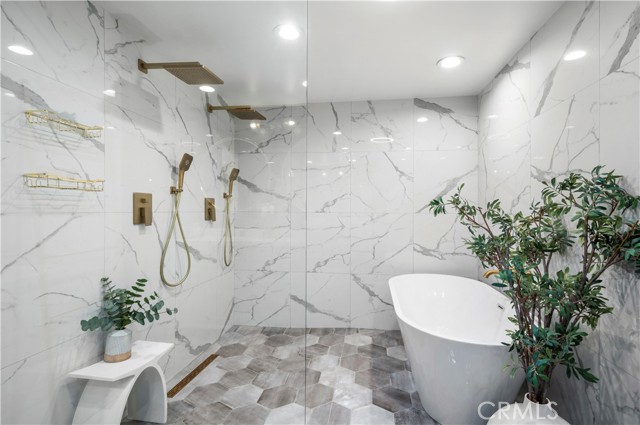11 Mainsail Drive, Corona del Mar CA: https://media.crmls.org/medias/fb06ff80-9e39-4b6a-846e-0e4666da1ac3.jpg