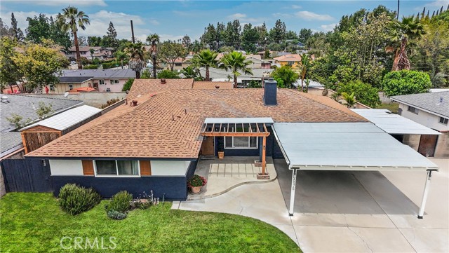 8975 Driftwood Dr, Riverside CA: https://media.crmls.org/medias/fb070b92-aaad-44c8-8f92-0e13ac96d536.jpg