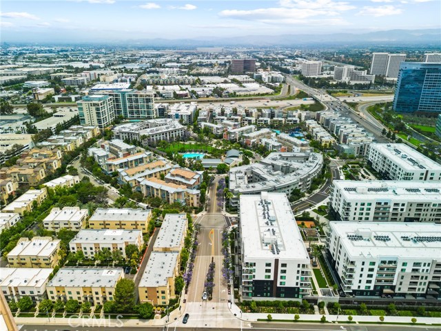 31 Soho, Irvine CA: https://media.crmls.org/medias/fb0739ff-255d-4cce-ab0c-2dc61435a745.jpg