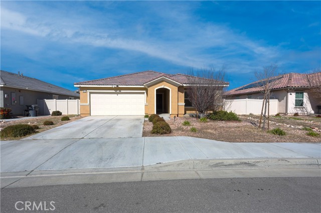 Detail Gallery Image 3 of 18 For 3613 Garnet Ln, Lancaster,  CA 93535 - 4 Beds | 2 Baths