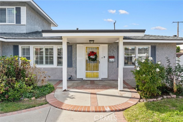 1045 Cathedral Way, Pomona CA: https://media.crmls.org/medias/fb08405c-5b7c-49f5-aae5-eba69fed62dd.jpg