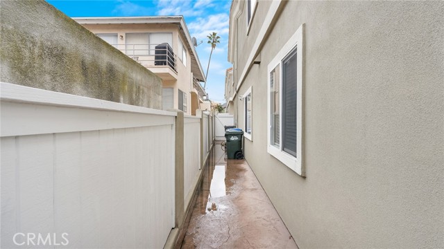 211 Francisca Avenue, Redondo Beach, California 90277, 4 Bedrooms Bedrooms, ,2 BathroomsBathrooms,Residential,For Sale,Francisca,SR25007382