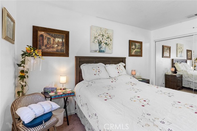 20071 Serrano, Apple Valley CA: https://media.crmls.org/medias/fb09060b-228e-4da0-a137-d2ee6133a1ce.jpg