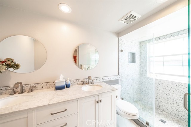 Detail Gallery Image 32 of 55 For 7152 Sunlight Dr, Huntington Beach,  CA 92647 - 5 Beds | 4 Baths