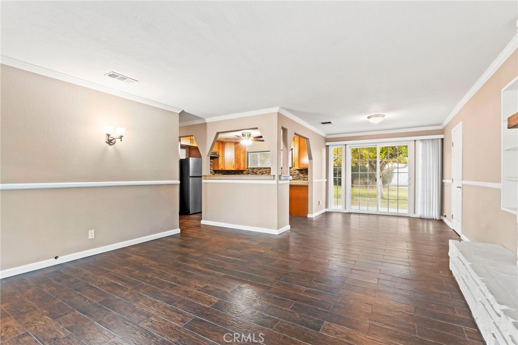 MLS #OC25271228 image #5