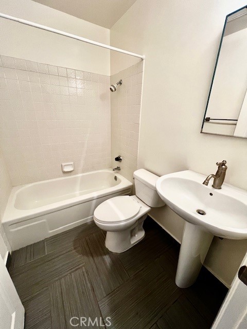 Detail Gallery Image 18 of 29 For 22040 Gault St #24,  Canoga Park,  CA 91303 - 2 Beds | 2 Baths