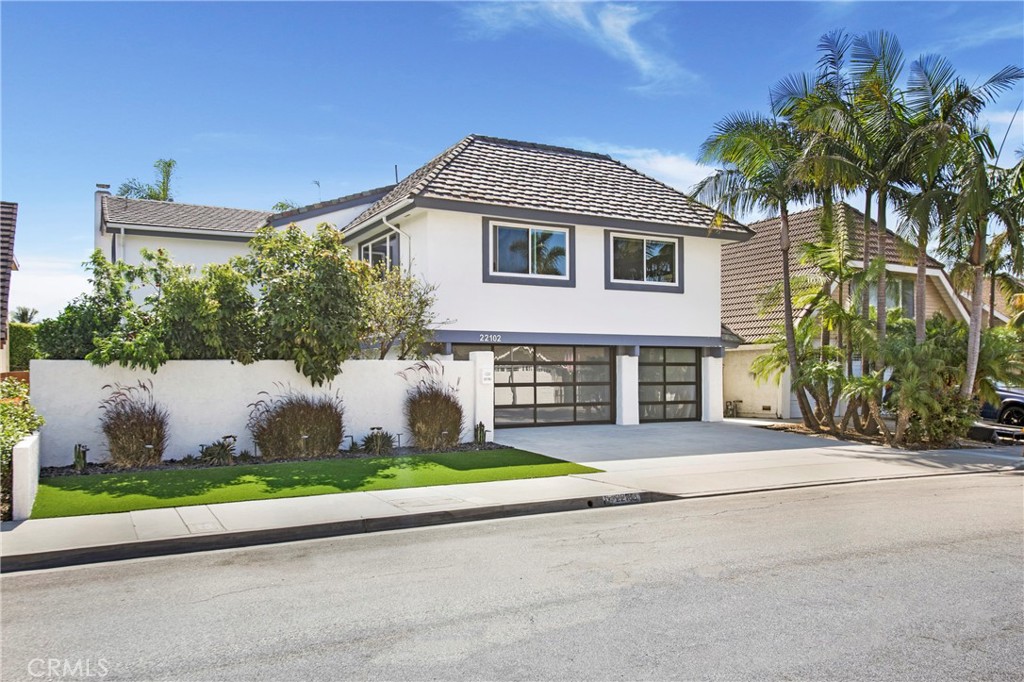 MLS #OC25163421 img 1