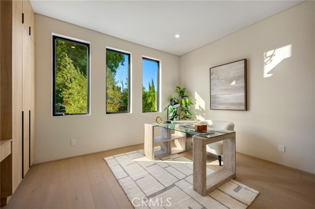 Detail Gallery Image 23 of 73 For 16728 Morrison St, Encino,  CA 91436 - 7 Beds | 6/1 Baths