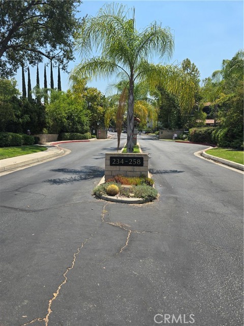 254 E Fern Avenue, Redlands CA: https://media.crmls.org/medias/fb0a097e-312e-45b7-b557-bcfdc1df893d.jpg