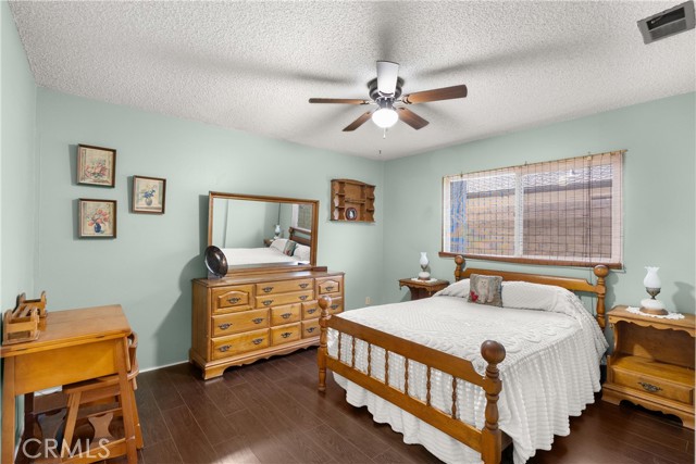 14432 Elmhurst Cir, Huntington Beach CA: https://media.crmls.org/medias/fb0a80c3-b7e4-4bc2-b0ff-a5791498daae.jpg