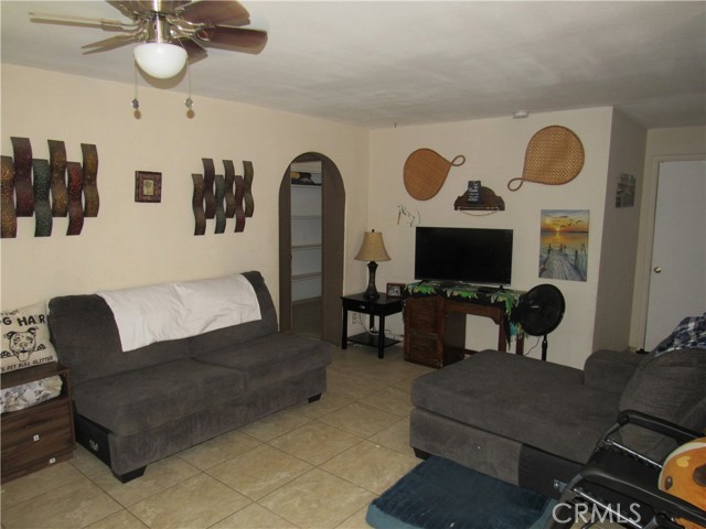 Detail Gallery Image 3 of 16 For 338 N 3rd St, Blythe,  CA 92225 - 3 Beds | 2 Baths