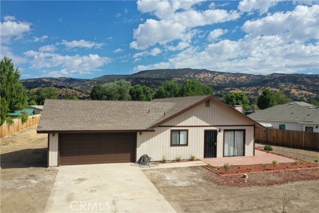 Detail Gallery Image 3 of 36 For 30001 Caddy Ln, Tehachapi,  CA 93561 - 3 Beds | 2 Baths