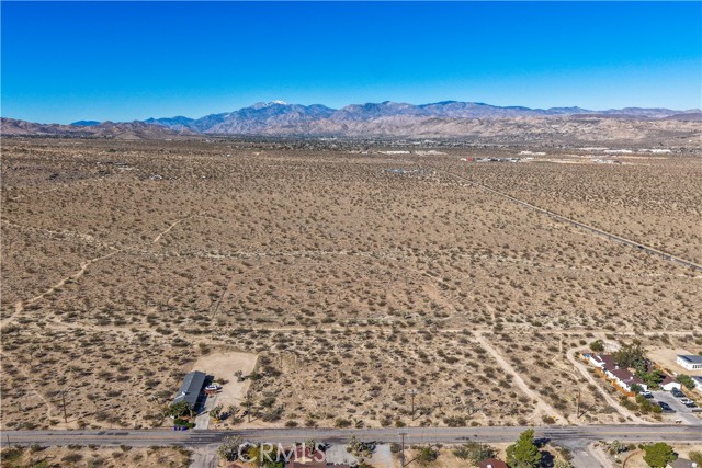 Detail Gallery Image 3 of 15 For 7442 Olympic Rd, Joshua Tree,  CA 92252 - – Beds | – Baths