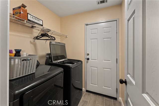 Detail Gallery Image 19 of 38 For 25840 Iris Ave #B,  Moreno Valley,  CA 92551 - 2 Beds | 2/1 Baths