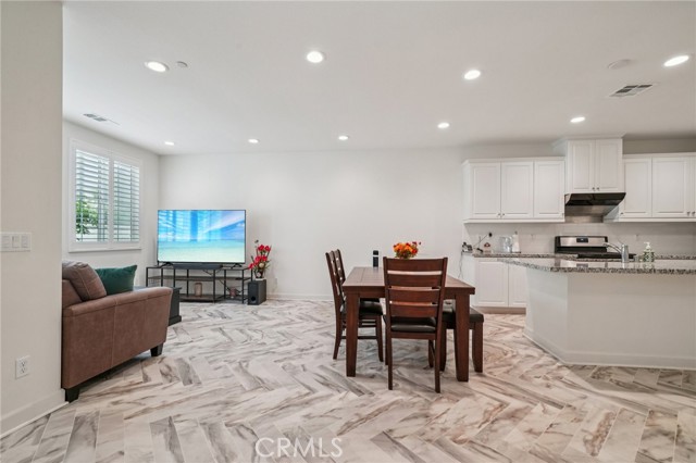 Detail Gallery Image 7 of 23 For 3905 S Oasis Paseo #53,  Ontario,  CA 91761 - 3 Beds | 2/1 Baths