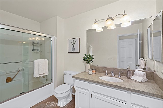 Detail Gallery Image 17 of 26 For 105 Grand Ave #D,  Monrovia,  CA 91016 - 3 Beds | 2/1 Baths