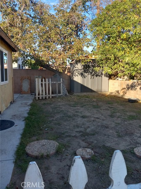 6422 Pioneer Boulevard, Whittier CA: https://media.crmls.org/medias/fb0d4e93-806c-43bb-80bf-d4042573ed01.jpg