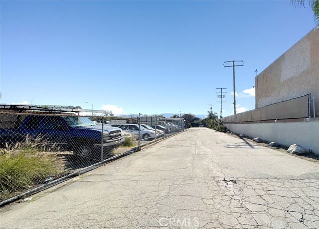 Image 14 of 17 For 13720 Valley Boulevard