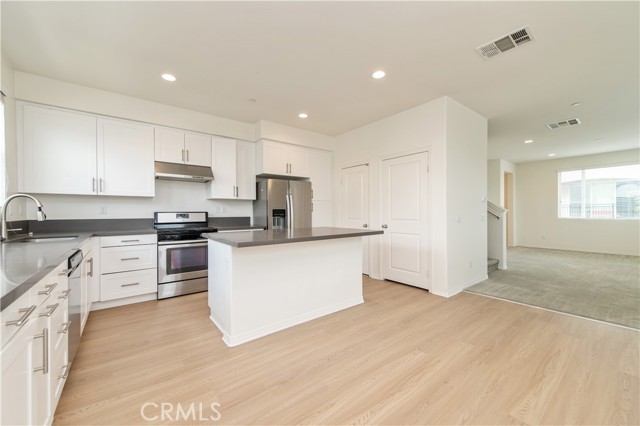 Detail Gallery Image 7 of 21 For 11135 Legion Dr #101,  El Monte,  CA 91731 - 4 Beds | 3/1 Baths