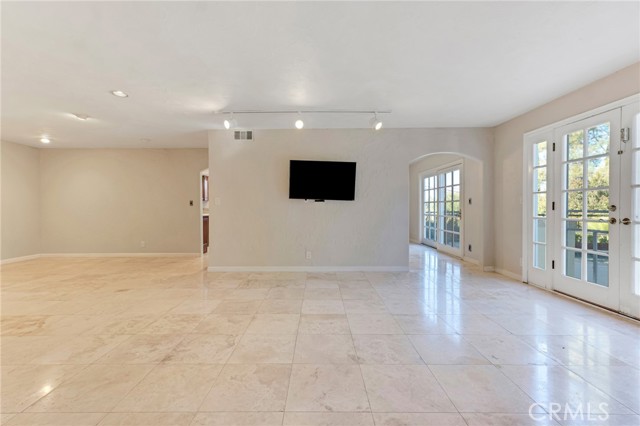 Detail Gallery Image 9 of 46 For 22781 Macfarlane Dr, Woodland Hills,  CA 91364 - 3 Beds | 3/1 Baths