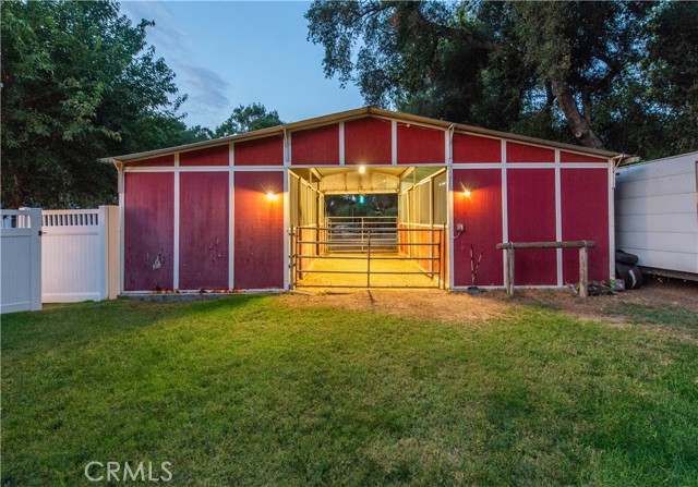 Detail Gallery Image 26 of 31 For 15877 Warm Springs Dr, Canyon Country,  CA 91387 - 5 Beds | 3 Baths