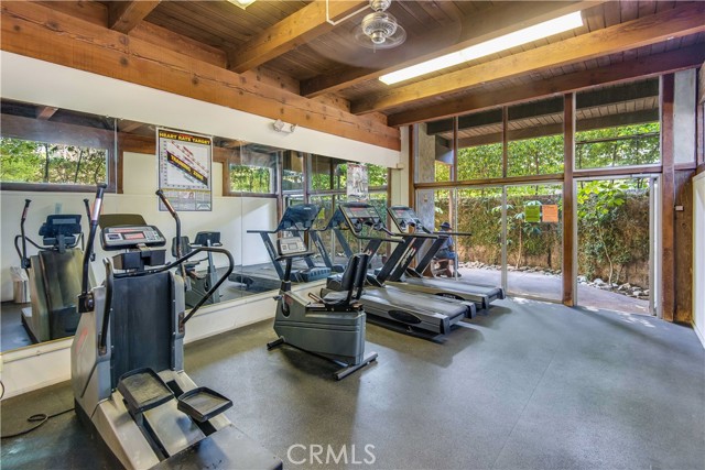 372 S Miraleste Drive, San Pedro CA: https://media.crmls.org/medias/fb0ff94a-b79b-4de2-a78a-1149d07d6ff3.jpg