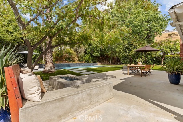 Detail Gallery Image 29 of 44 For 4410 Canoga Dr, Woodland Hills,  CA 91364 - 4 Beds | 3 Baths