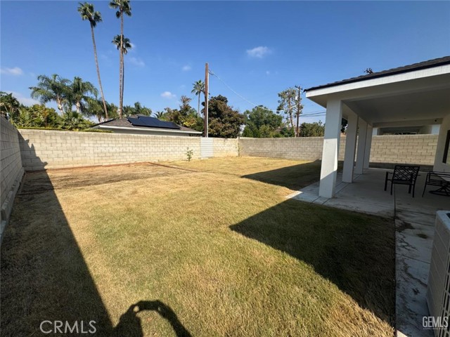 Detail Gallery Image 14 of 16 For 308 Acacia, Bakersfield,  CA 93305 - 4 Beds | 2 Baths