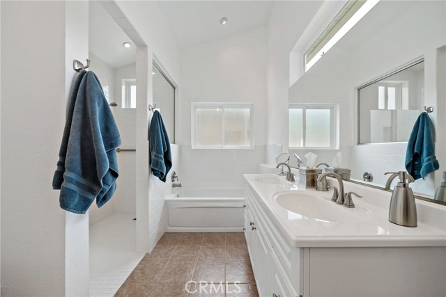 40555 Benji Lane, Hemet CA: https://media.crmls.org/medias/fb11bf8b-cf66-433d-81cc-6dfc03ad67c6.jpg