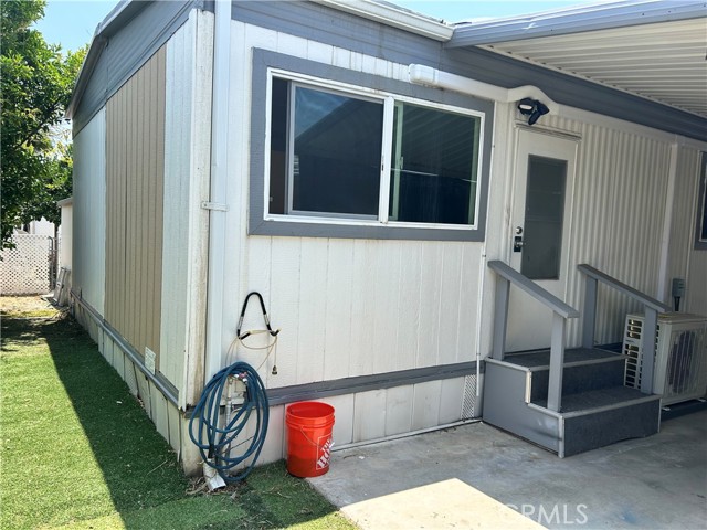1455 S State Street, Hemet CA: https://media.crmls.org/medias/fb11d15f-610f-48fb-867c-eba816e9a992.jpg