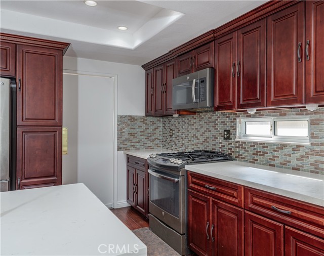 Detail Gallery Image 11 of 33 For 9781 La Esperanza, Fountain Valley,  CA 92708 - 4 Beds | 2 Baths