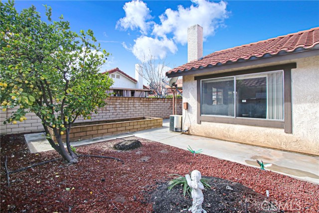 Detail Gallery Image 3 of 26 For 26203 Shadywood, Menifee,  CA 92586 - 2 Beds | 2 Baths