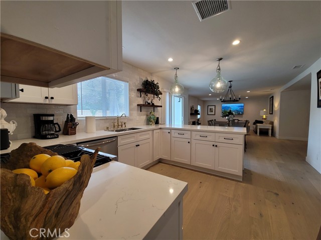 Detail Gallery Image 3 of 16 For 913 Clemensen Ave, Santa Ana,  CA 92705 - 3 Beds | 2 Baths