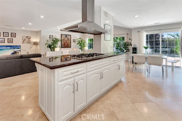 24017 Sylvan Street, Woodland Hills CA: https://media.crmls.org/medias/fb13acbb-c139-4213-bb6a-422a0eb69498.jpg