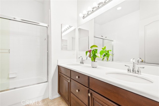 8180 E Brookdale Lane, Anaheim Hills CA: https://media.crmls.org/medias/fb14c7a2-af65-4408-a15c-2216636b3f49.jpg