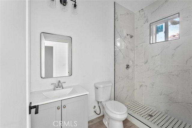 Detail Gallery Image 5 of 19 For 8514 Wilbur Ave, Northridge,  CA 91324 - 3 Beds | 3 Baths